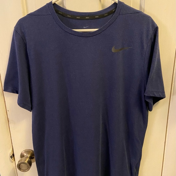 Nike Other - Men’s NIKE dry fit shirt. size L.